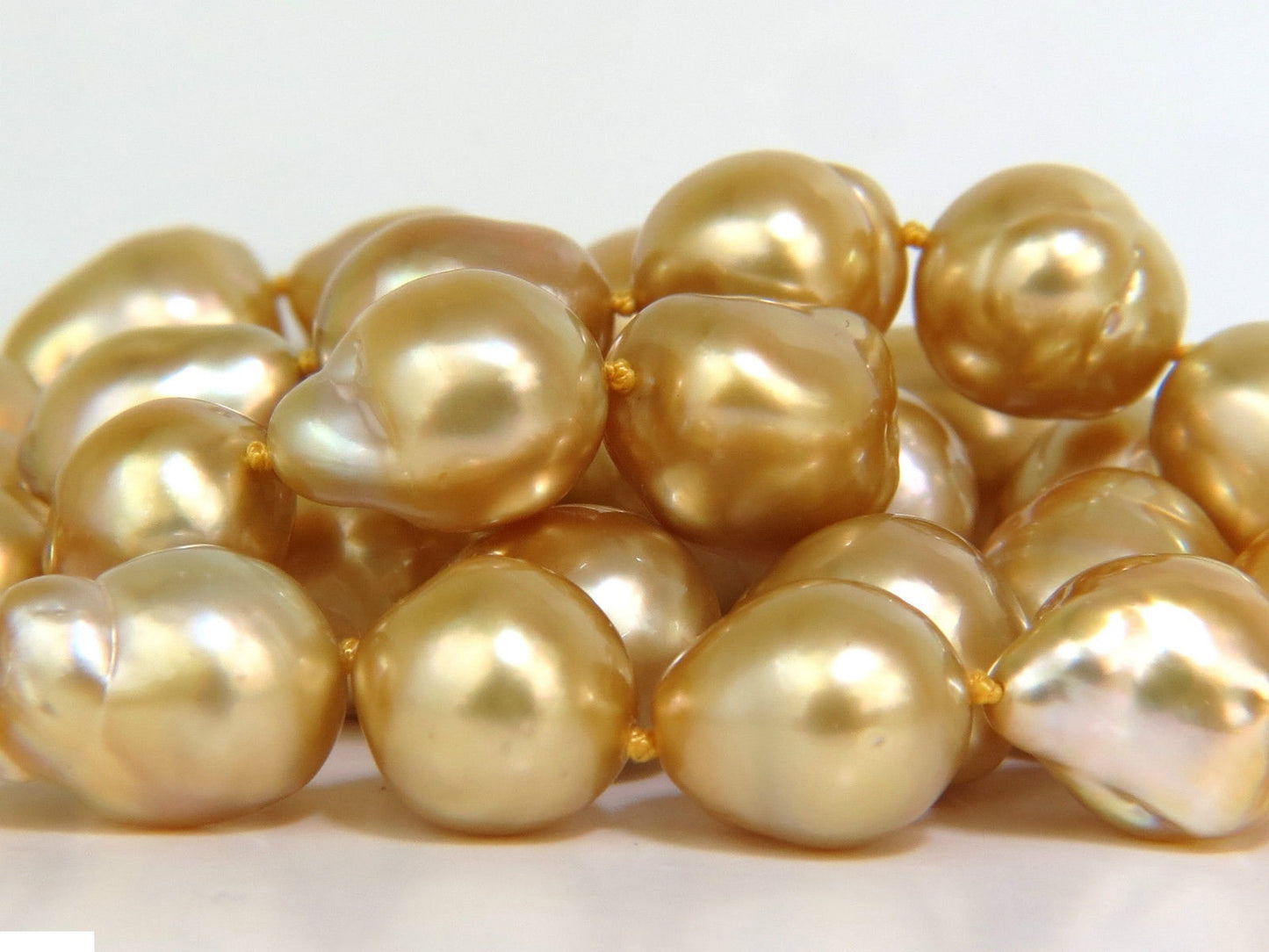 18KT 16.6M NATURAL SOUTH SEA GOLDEN PEARLS NECKLACE 1.50CT DIAMOND CLASP